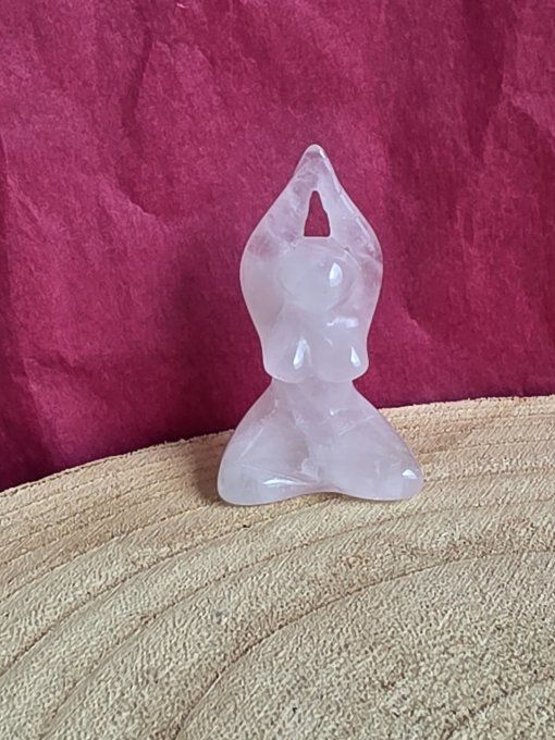 Déesse en quartz rose 