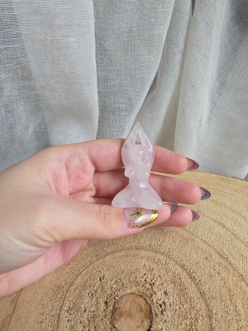 Déesse en quartz rose 